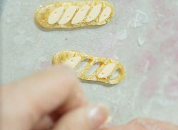 Assembly process for making samples