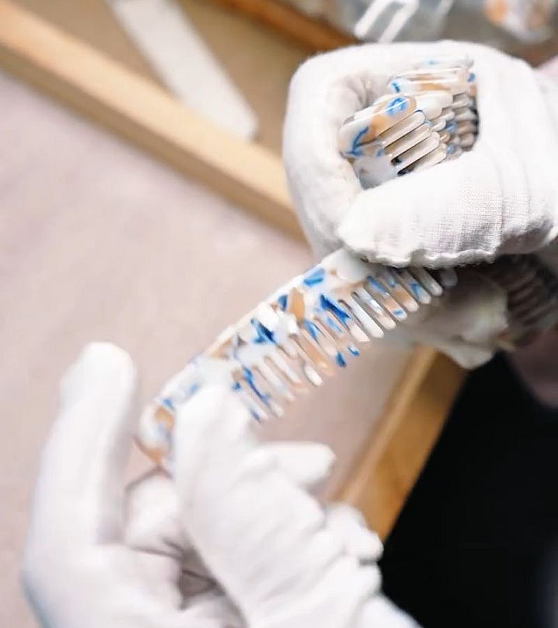 Quality inspection of acetate combs