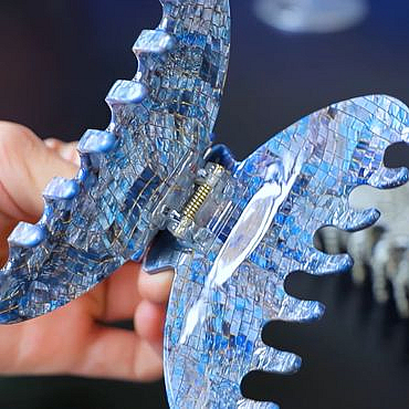 Random inspection of the opening and closing strength of the acetate claw clip
